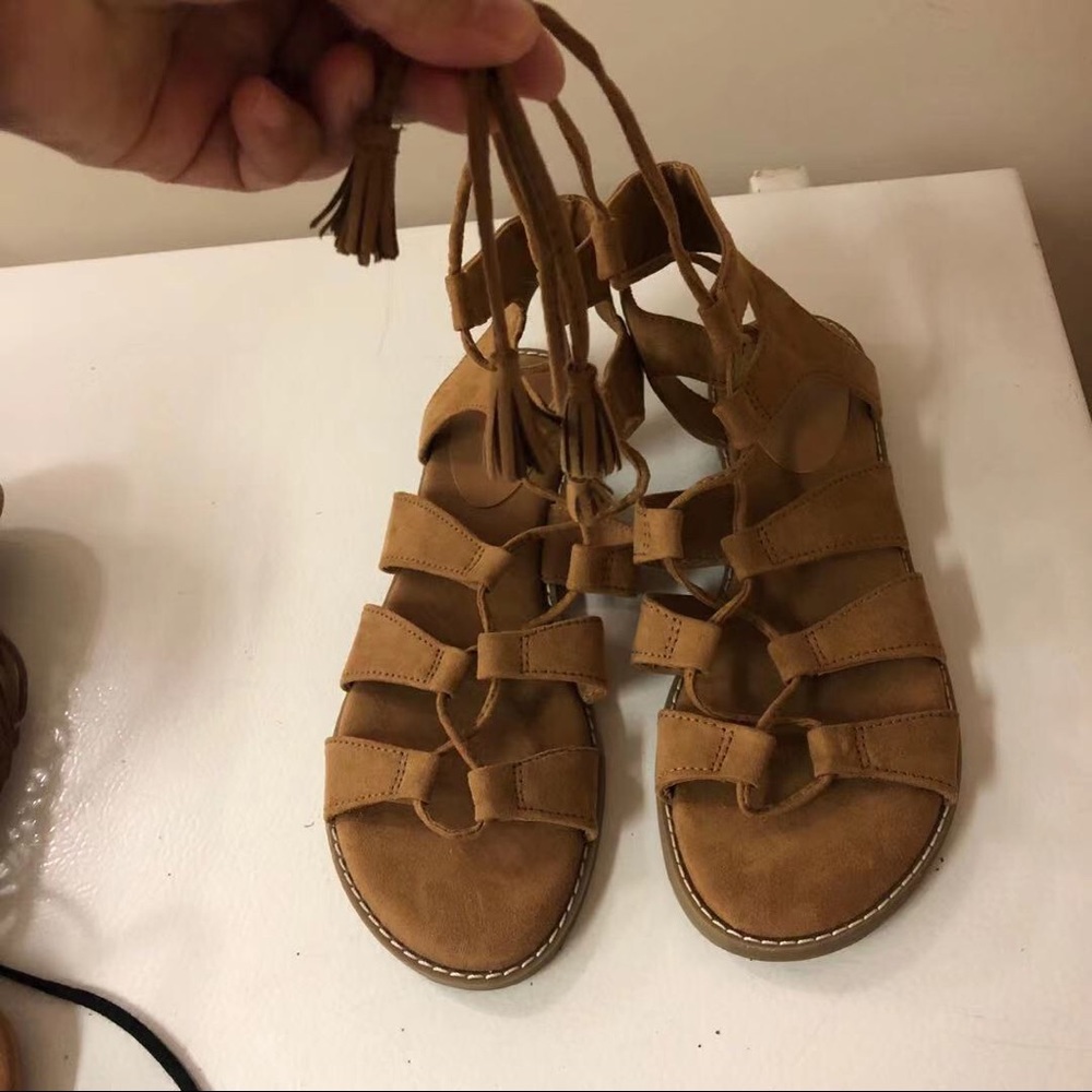 Old navy sandals in camel colour